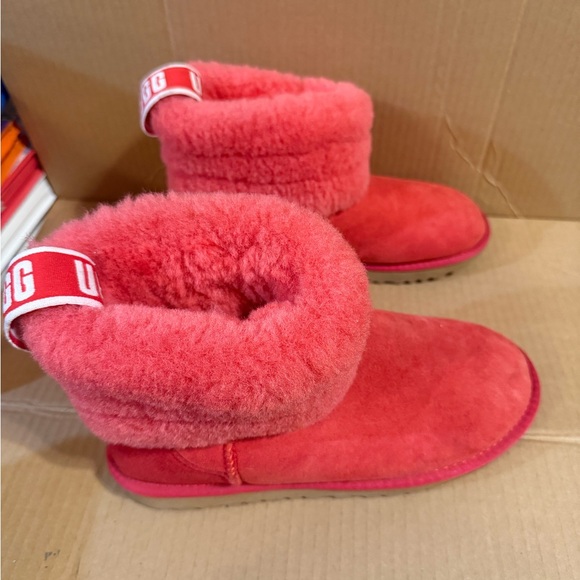 WOMEN’S Uggs FLUFF MINI QUILTED Salmon ANKLE BOOTS LANTANA Size 9 EUC - Picture 1 of 6
